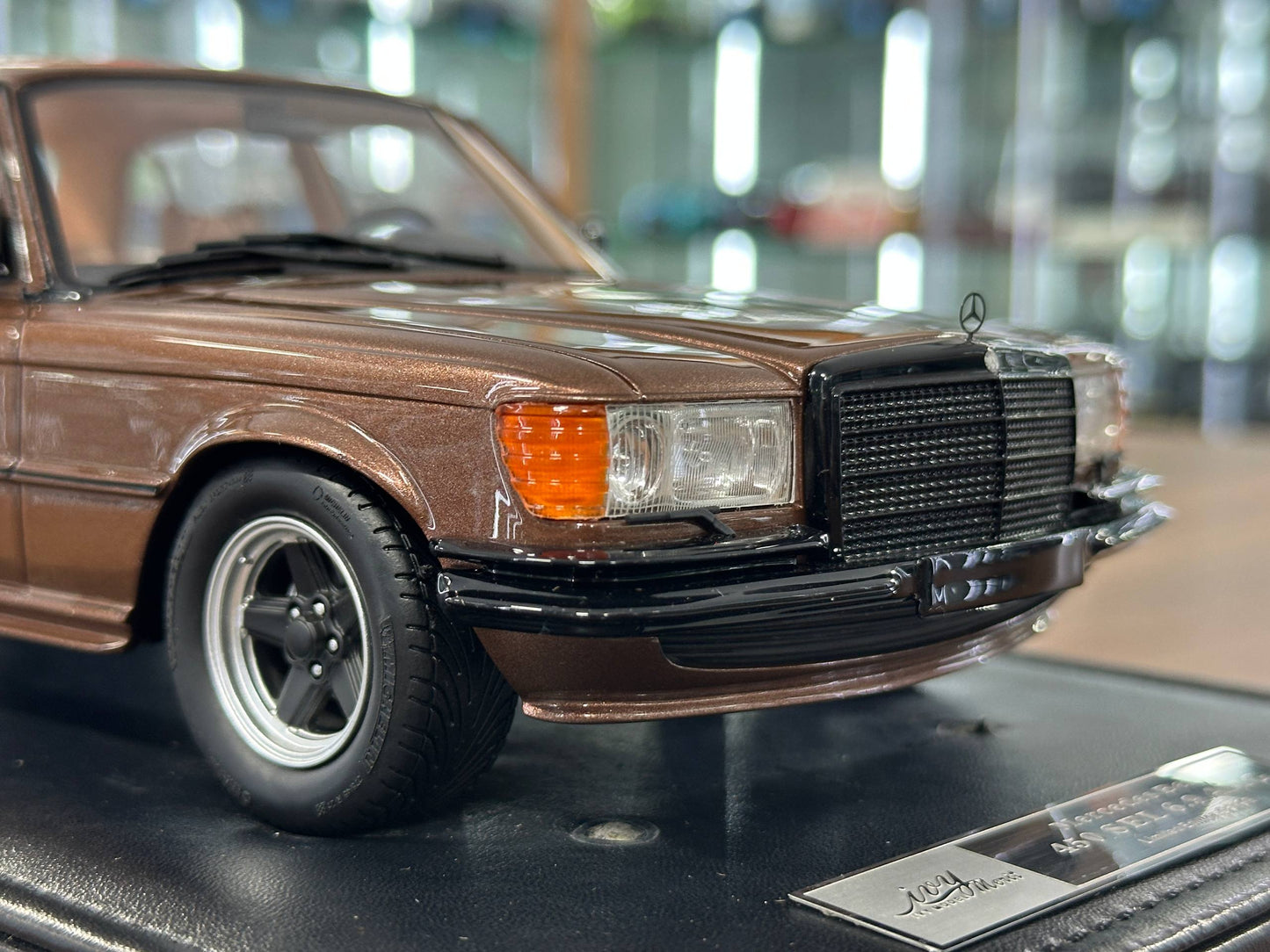 Mercedes-Benz 450 SEL 6.9 AMG | 1:18 IVY Resin Model Brown UAE