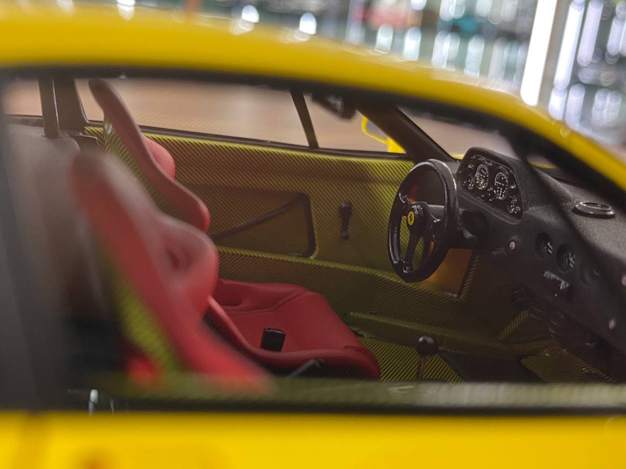 1/18 Resin Ferrari F40 – VIP Model Yellow ( Limited 50)