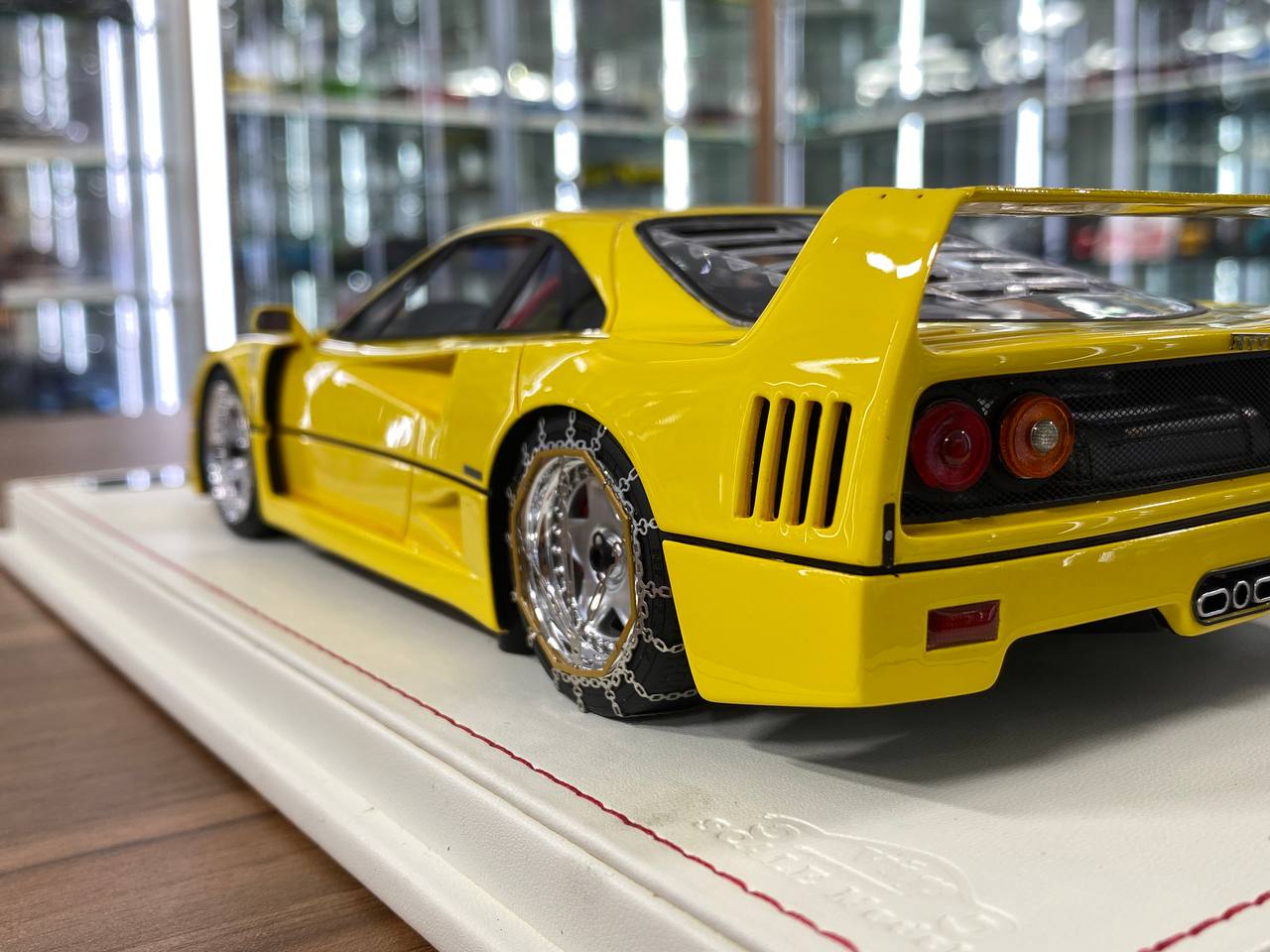 1/18 Resin Ferrari F40 – VIP Model Yellow ( Limited 50)