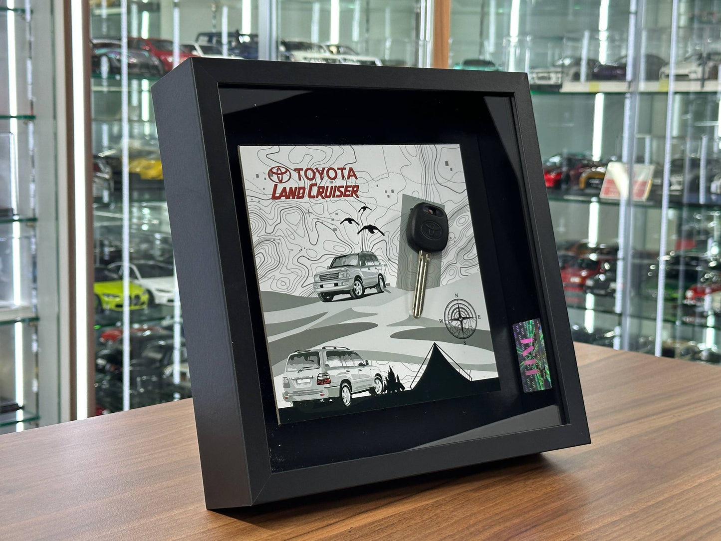 Car Key Frame Premium – Toyota Land Cruiser LC100 (27×27 cm, Key Frame)