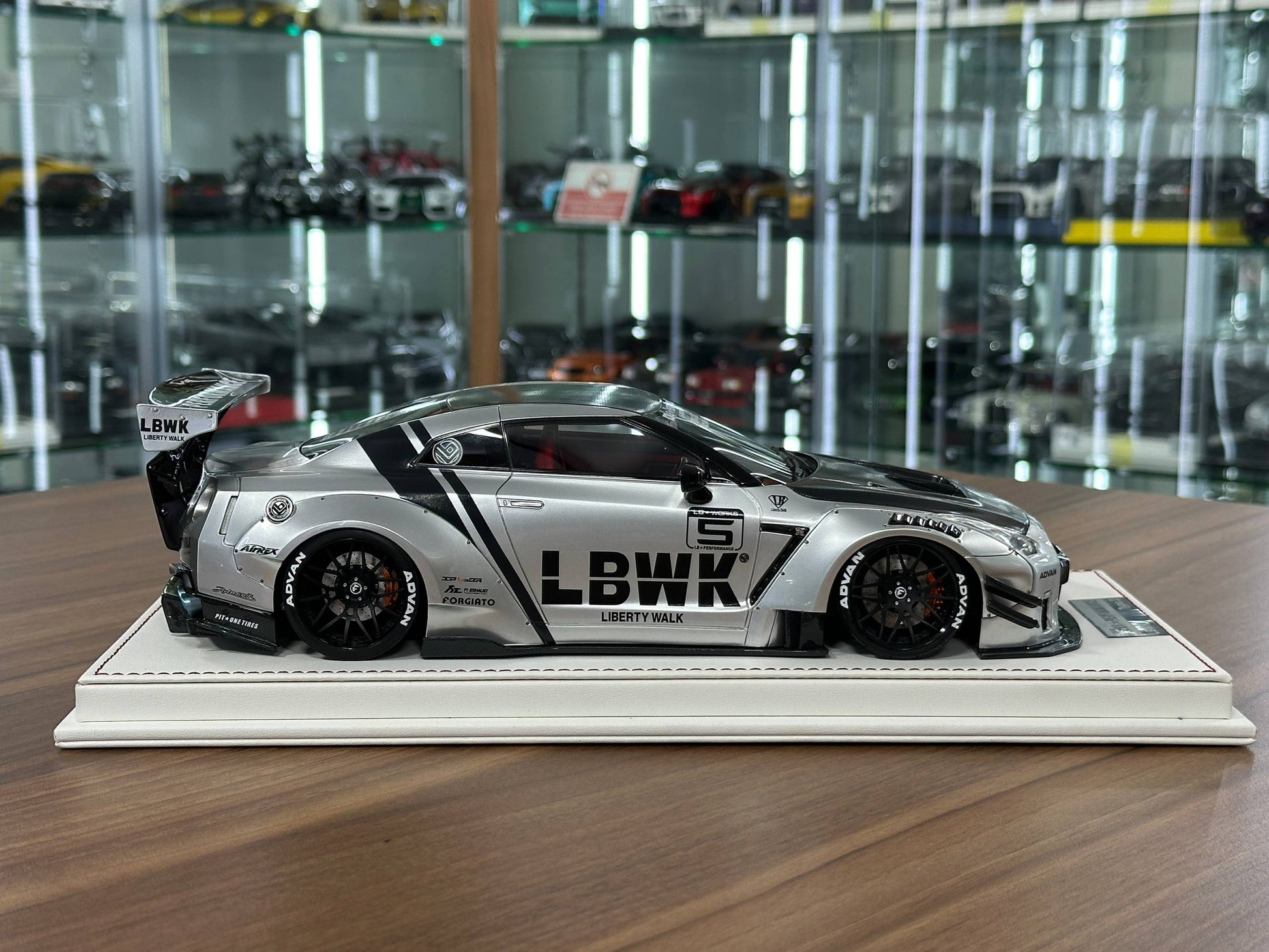 Nissan GT-R R35 LB Performance 2017 GT Wing J20 Type 2 1:18 Resin Model – Silver/Carbon – Onemodel