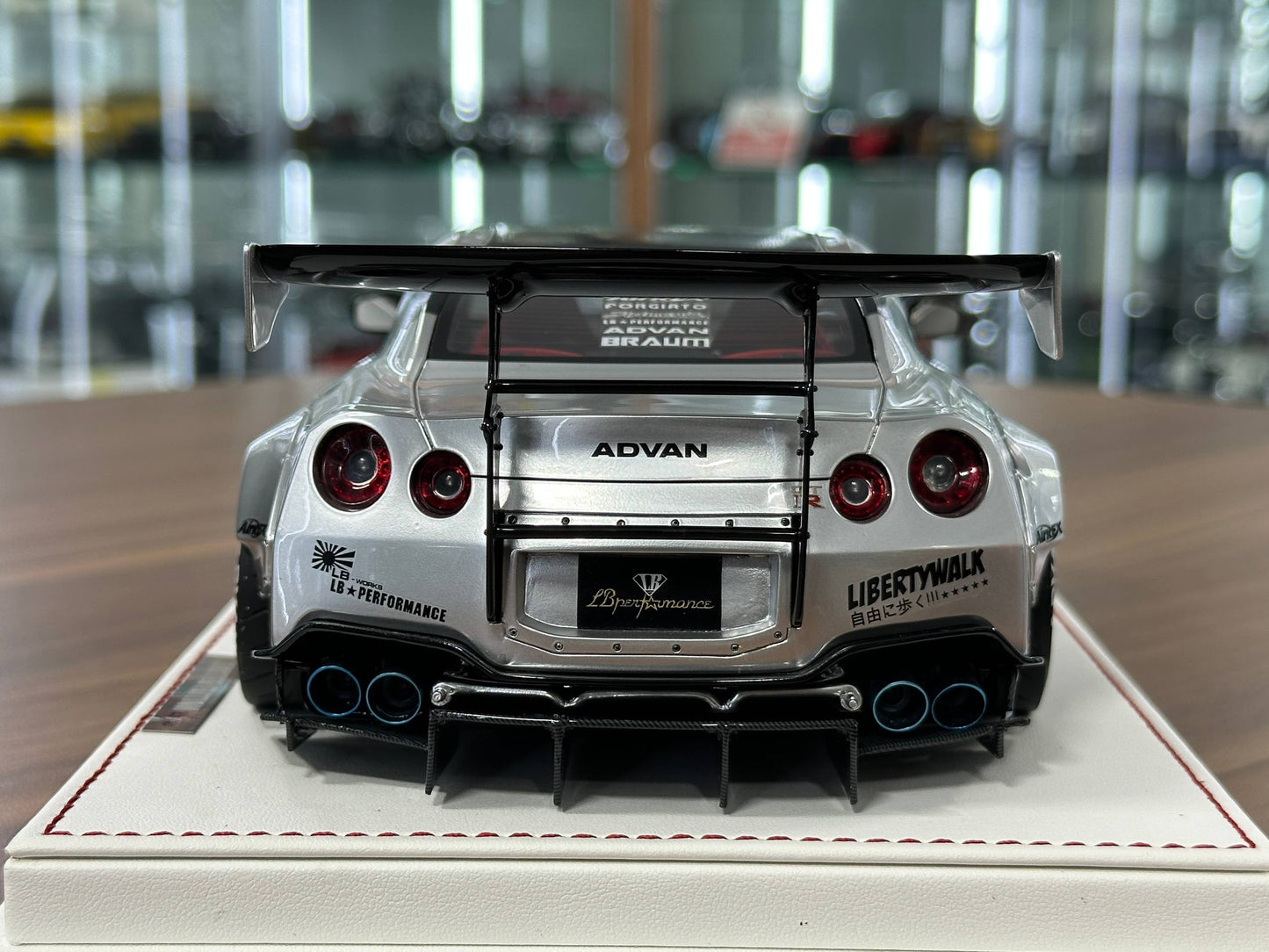 Nissan GT-R R35 LB Performance 2017 GT Wing J20 Type 2 1:18 Resin Model – Silver/Carbon – Onemodel