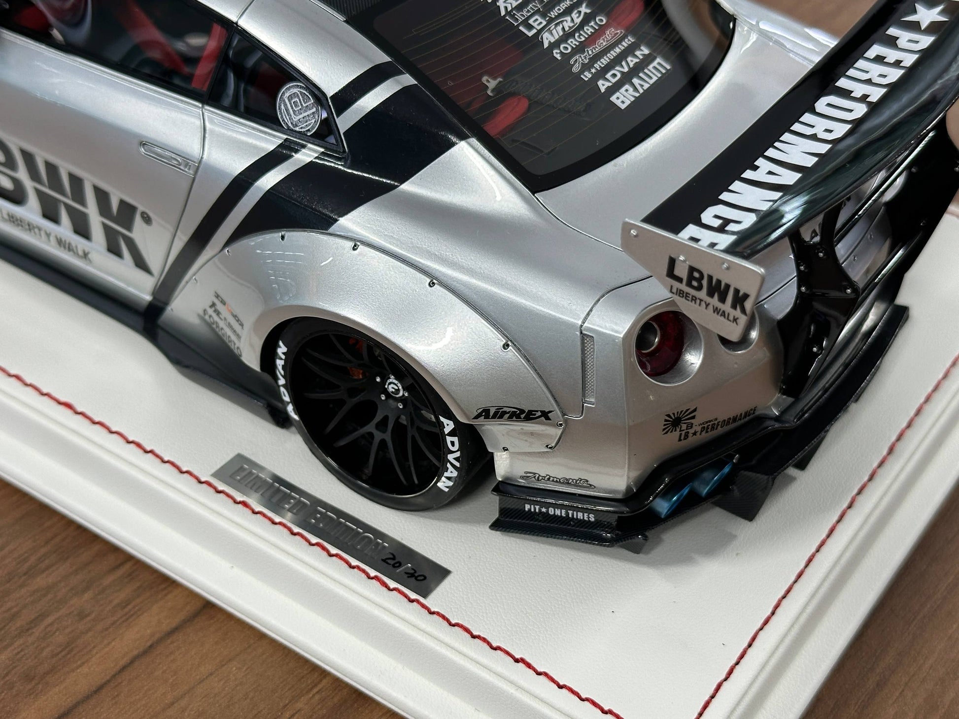 Nissan GT-R R35 LB Performance 2017 GT Wing J20 Type 2 1:18 Resin Model – Silver/Carbon – Onemodel