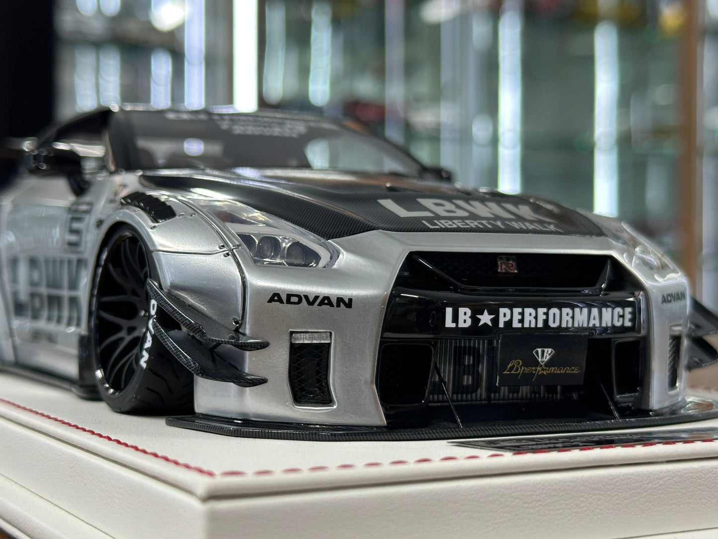 Nissan GT-R R35 LB Performance 2017 GT Wing J20 Type 2 1:18 Resin Model – Silver/Carbon – Onemodel