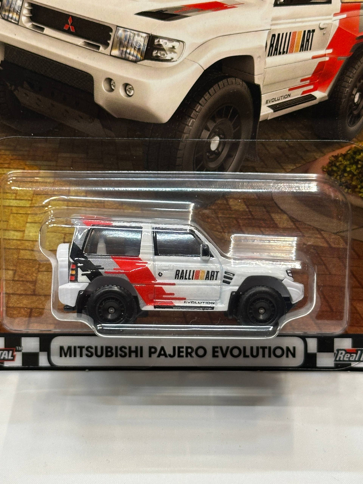 1/64 HotWheels Mitsubishi Pajero Evolution