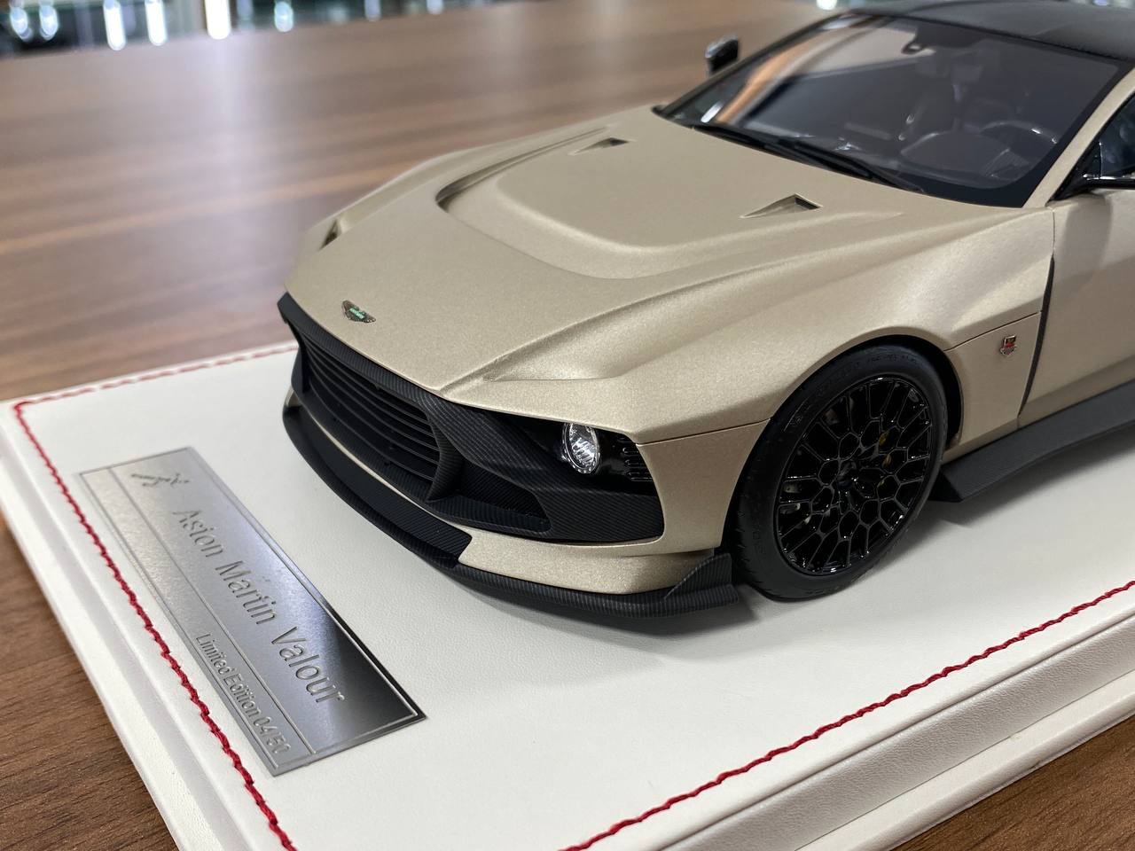 1/18 Resin Aston Martin Valour – Runner Verdant Jade - Limited 50 pcs