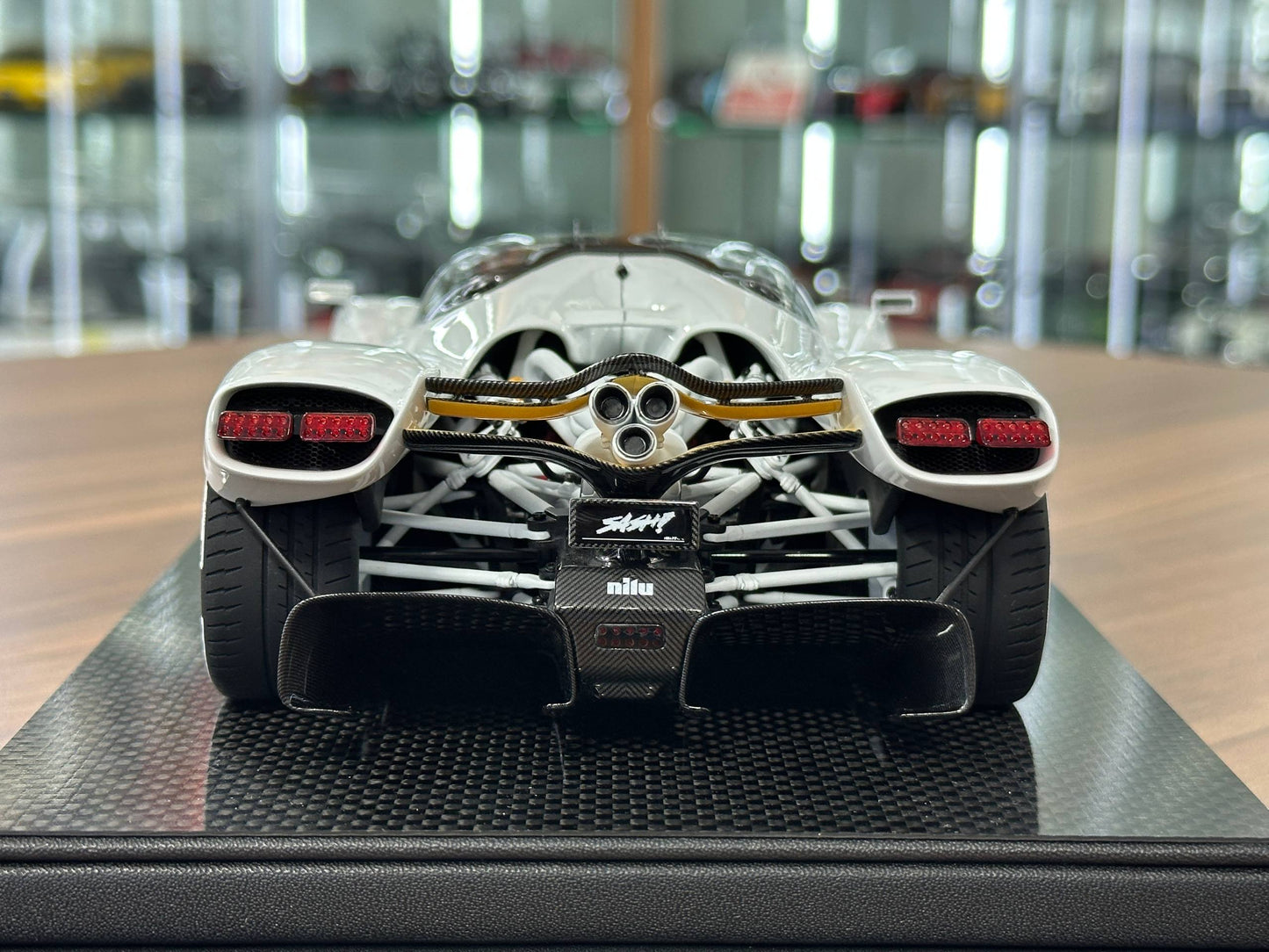 Fronti Art Nilu 27 – White (1:18 Resin, Limited to 500 pcs)