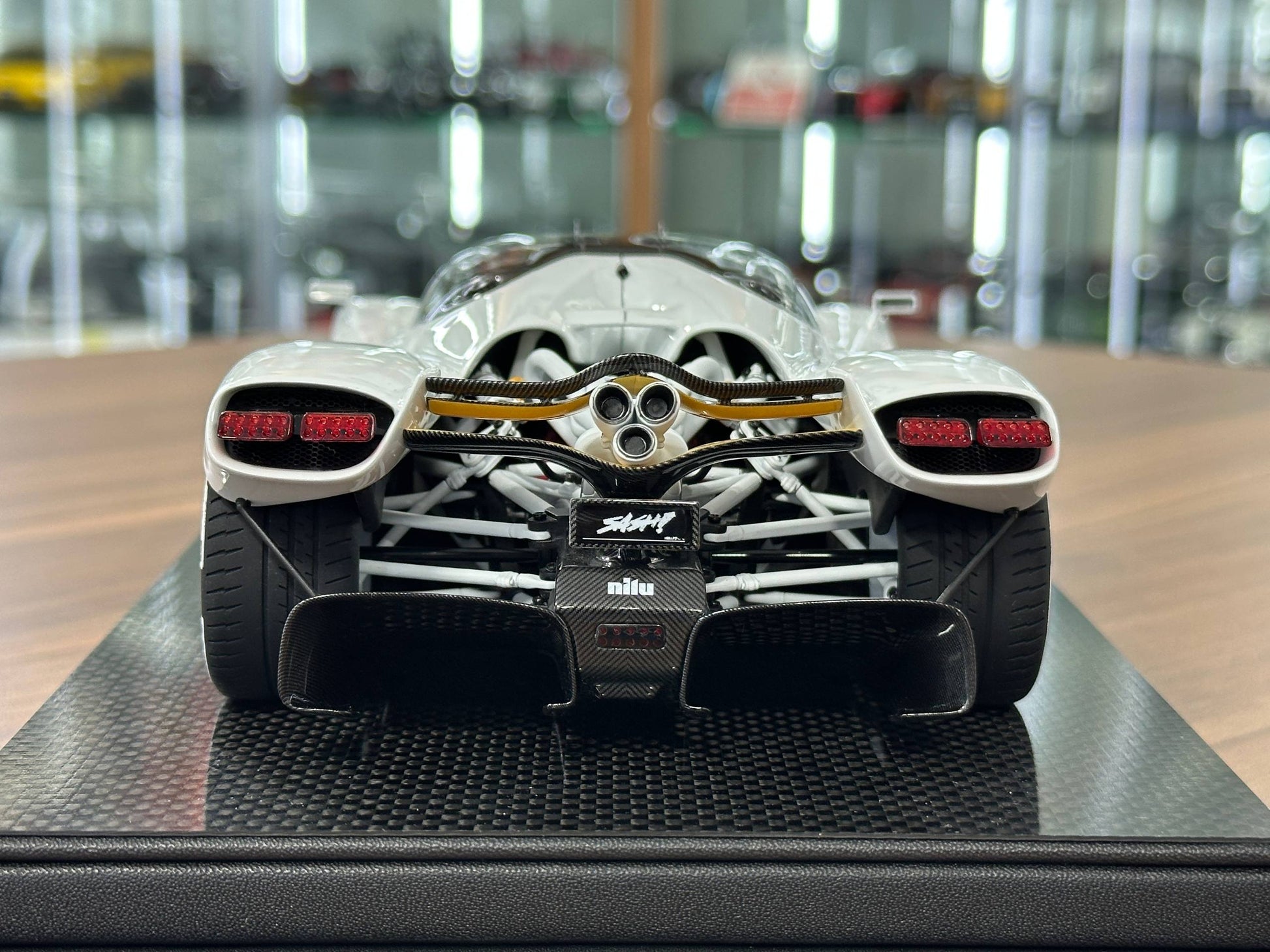 Fronti Art Nilu 27 – White (1:18 Resin, Limited to 500 pcs)