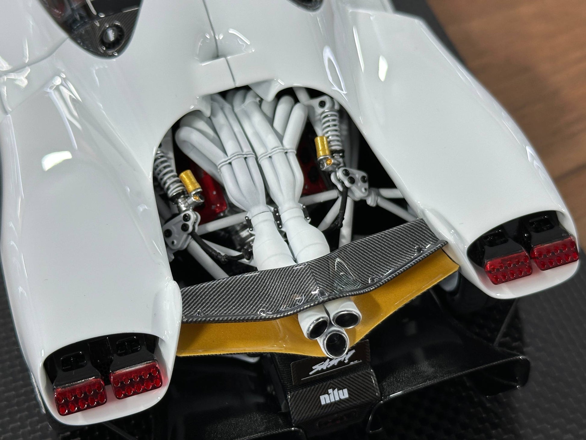 Fronti Art Nilu 27 – White (1:18 Resin, Limited to 500 pcs)