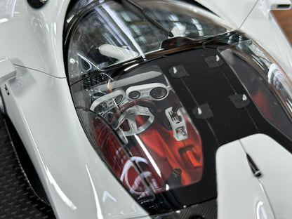 Fronti Art Nilu 27 – White (1:18 Resin, Limited to 500 pcs)