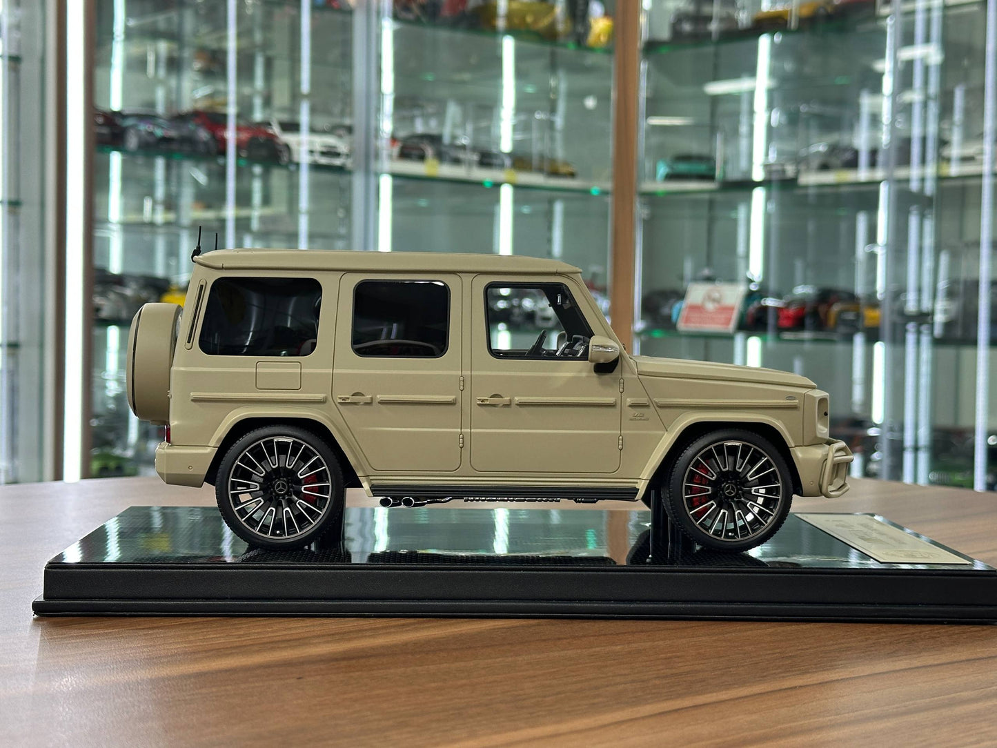 SE Models Mercedes-Benz AMG G63 2025 – Military Sand Beige (1:18 Resin, Limited to 63 pcs)