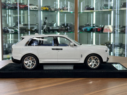 1/18 Resin Rolls-Royce Cullinan Series II – H&H (Cosmos White, Limited 20 pcs)