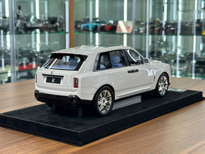 1/18 Resin Rolls-Royce Cullinan Series II – H&H (Cosmos White, Limited 20 pcs)