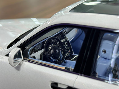 1/18 Resin Rolls-Royce Cullinan Series II – H&H (Cosmos White, Limited 20 pcs)