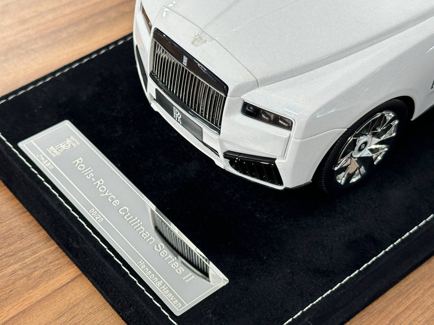 1/18 Resin Rolls-Royce Cullinan Series II – H&H (Cosmos White, Limited 20 pcs)