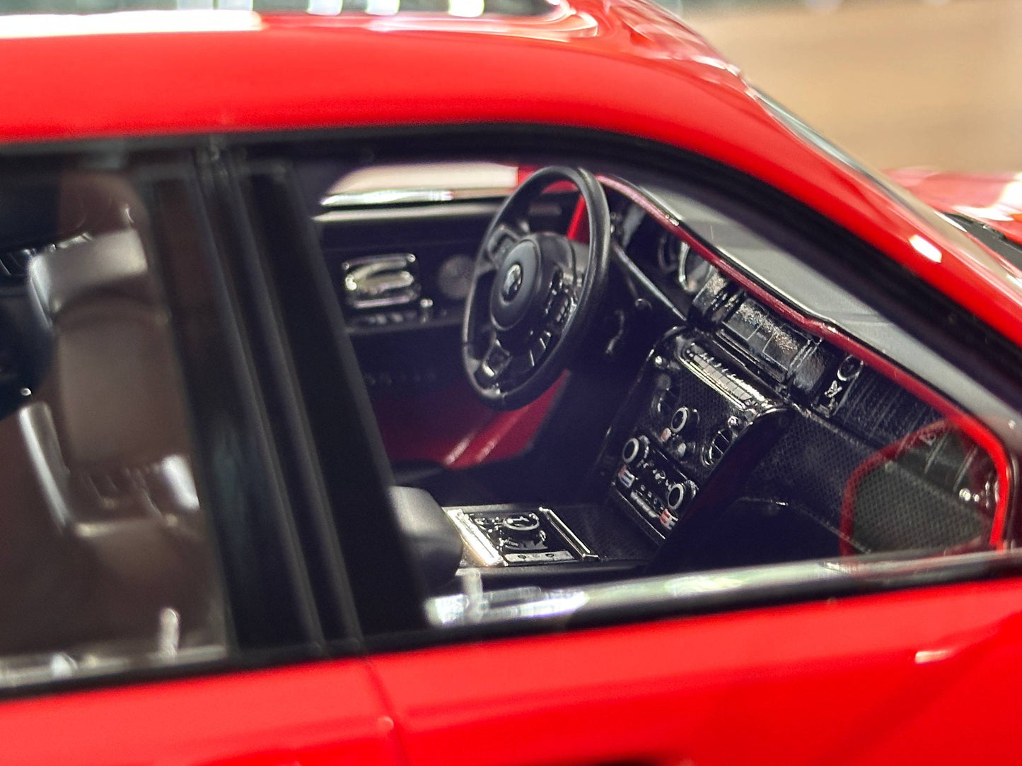 1/18 Resin Rolls-Royce Cullinan Series II Black Badge – H&H (Phoenix Red, Limited 30 pcs)