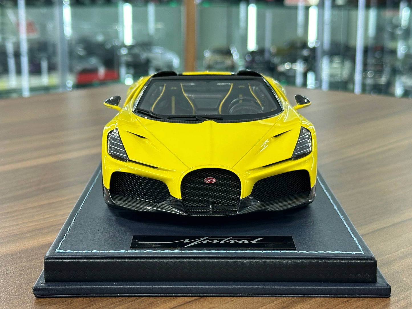 Bugatti W16 Mistral – MR Collection (Yellow, 1/18 Resin, Limited 249 pcs)