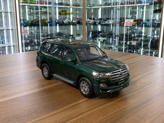 1/18 Diecast Metal Toyota Land Cruiser 200 – Kengfai Model Green / Black Interior