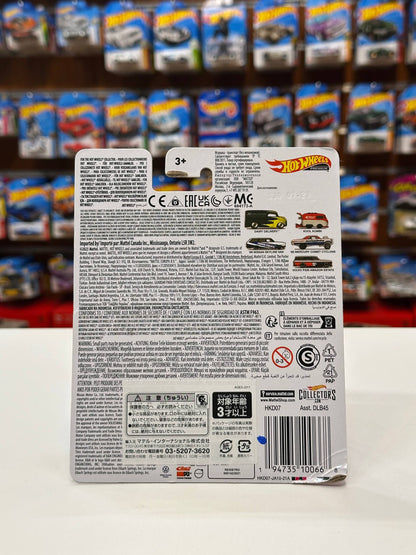 1/64 HotWheels Volvo P220 Amazon Estate