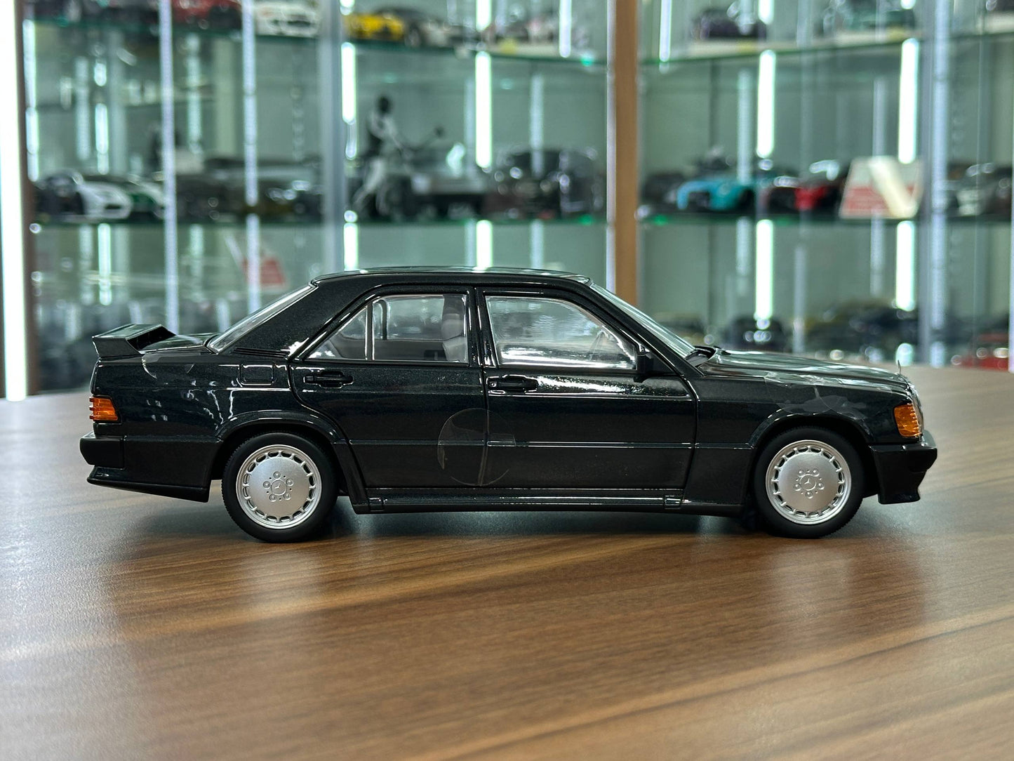 Mercedes-Benz 190E 2.3-16 (W201, 1984–1988) – Norev Dealer Edition (Blue Black, 1/18 Diecast, Full Opening)