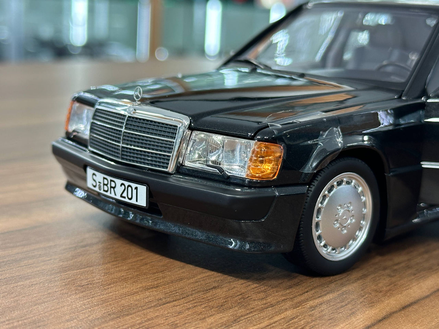 Mercedes-Benz 190E 2.3-16 (W201, 1984–1988) – Norev Dealer Edition (Blue Black, 1/18 Diecast, Full Opening)