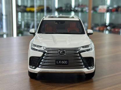 LCD Models Lexus LX 600 V6 (2024) – White (1:18 Diecast, Full Opening)