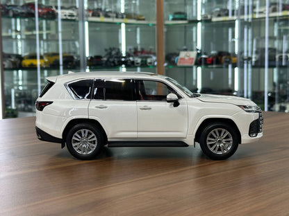 LCD Models Lexus LX 600 V6 (2024) – White (1:18 Diecast, Full Opening)