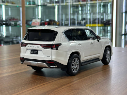 LCD Models Lexus LX 600 V6 (2024) – White (1:18 Diecast, Full Opening)