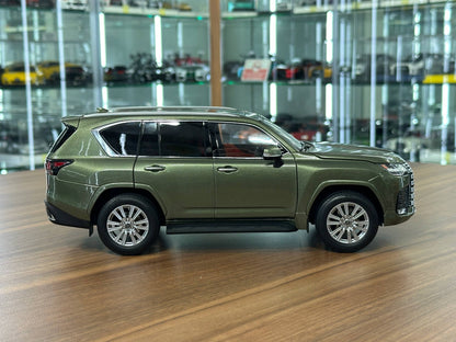 LCD Models Lexus LX 600 V6 (2024) – Nori Green (1:18 Diecast, Full Opening)