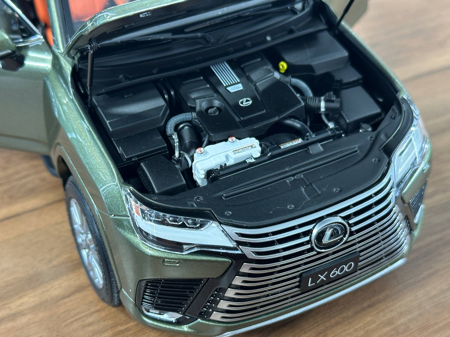 LCD Models Lexus LX 600 V6 (2024) – Nori Green (1:18 Diecast, Full Opening)