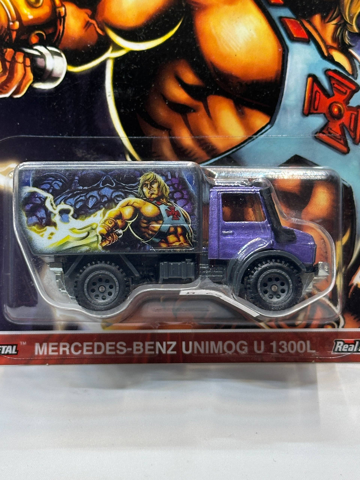 1/64 HotWheels Mercedes-Benz Unimog U1300L
