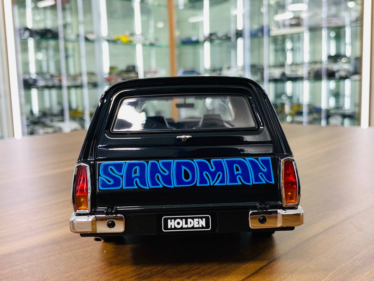 Purple Sandman Panel Van 1/18 Diecast AUTOart Holden HZ Sandman