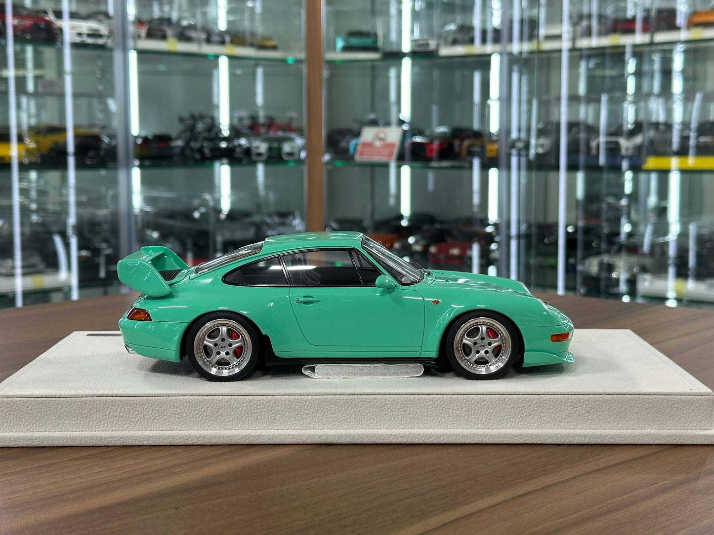 Porsche 911 (993) Carrera RS 1995 Japan Ver. 1:18 Resin Model – Mint Green – Make Up Models