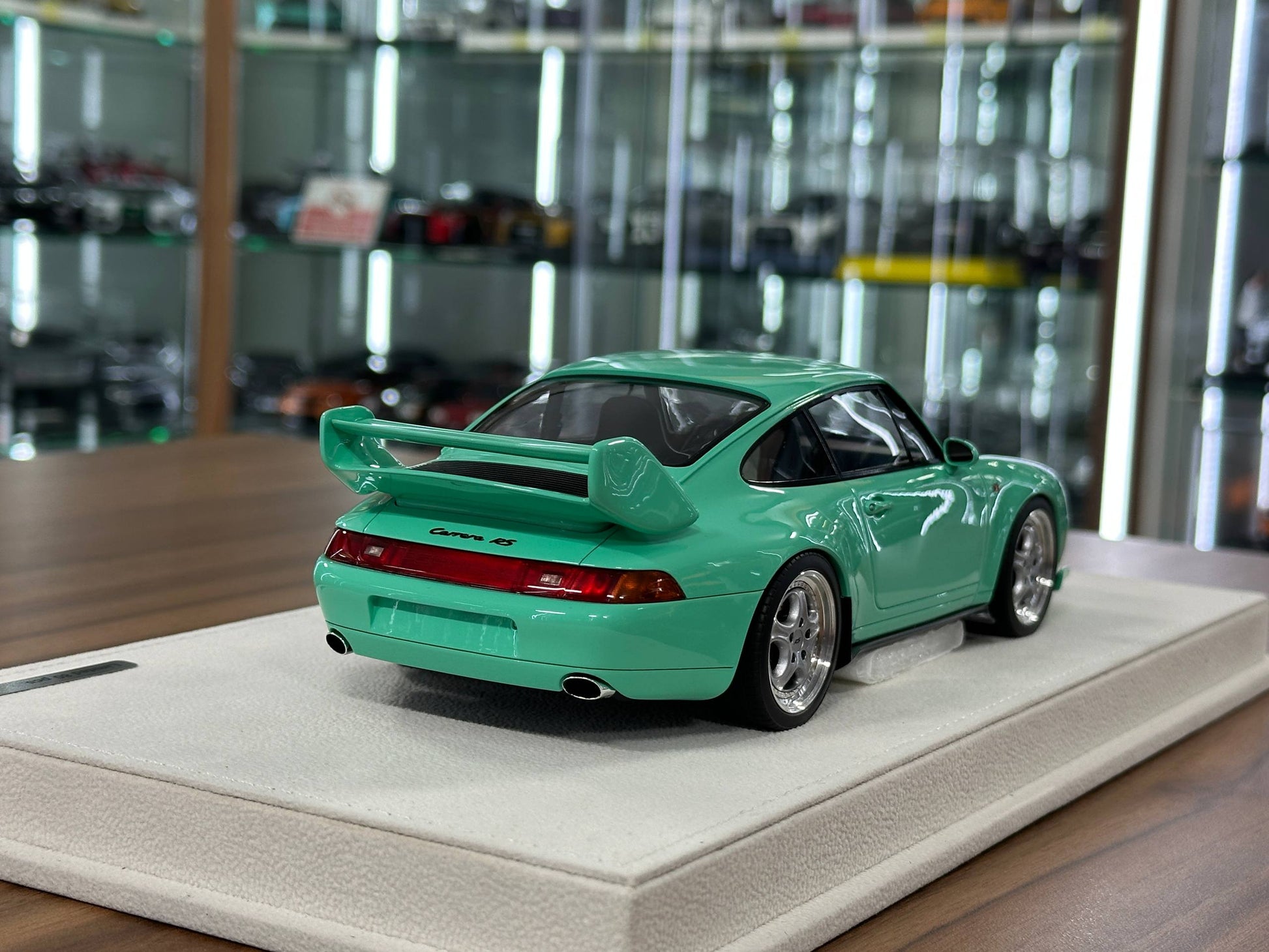 Porsche 911 (993) Carrera RS 1995 Japan Ver. 1:18 Resin Model – Mint Green – Make Up Models