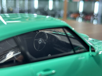 Porsche 911 (993) Carrera RS 1995 Japan Ver. 1:18 Resin Model – Mint Green – Make Up Models