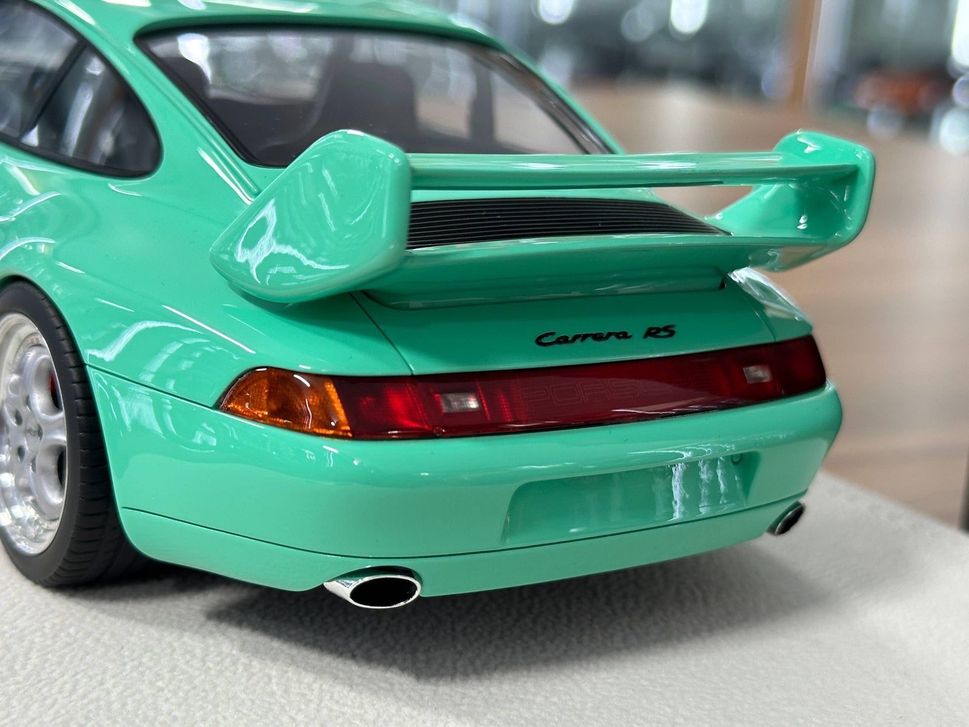 Porsche 911 (993) Carrera RS 1995 Japan Ver. 1:18 Resin Model – Mint Green – Make Up Models