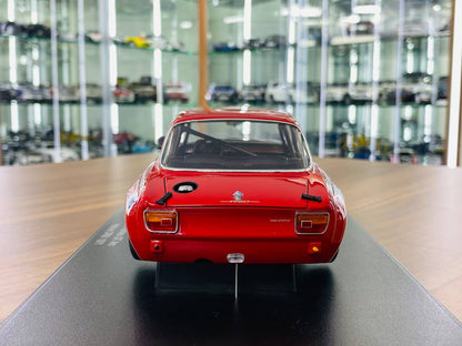1/18 Diecast AutoArt Alfa Romeo GT AM Hahne DRM 1971 #154 in Red