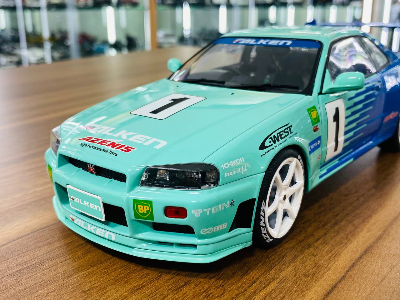 1/18 Diecast Solido Nissan Skyline GT-R R34 2001 Falcon #1 Falcon