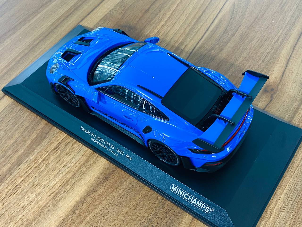 1/18 Diecast Minichamps Porsche 911 (992) GT3 RS 2023 in