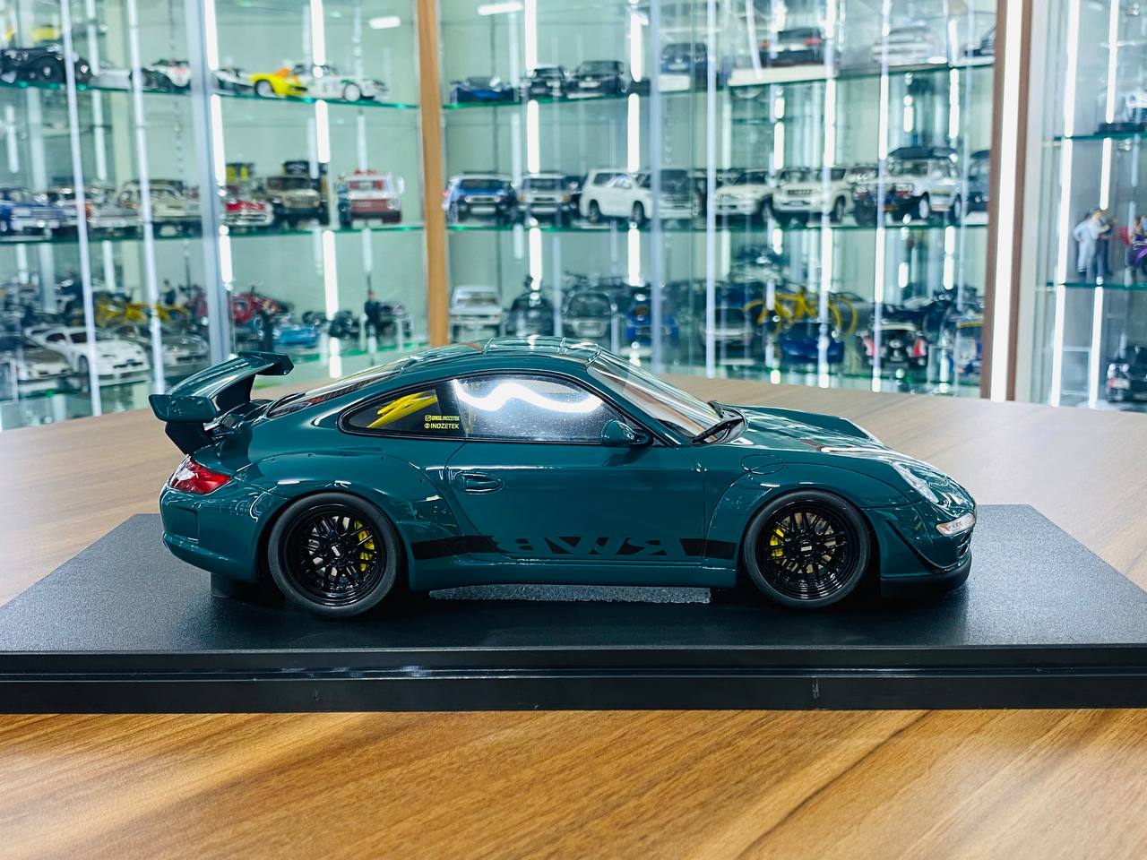 【GT SPIRIT】 1/18 RWB Syunkashuto 2021 GT Spirit 1:18 Porsche RWB Syunkashuto 2021 Green Hell GT896