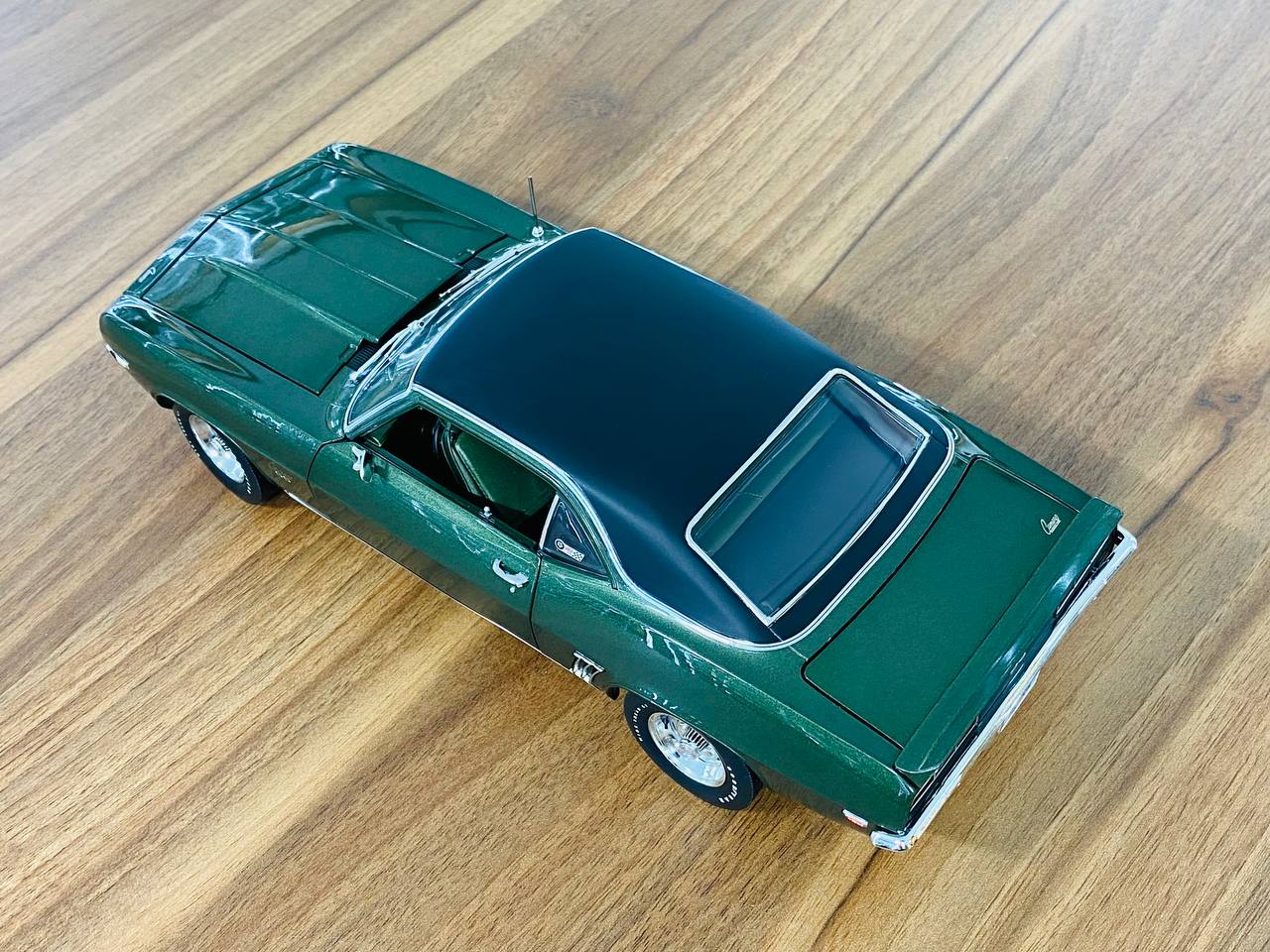 1 18 Diecast Highway 61 Chevrolet Camaro SS 1969 in Fathom Green dturman