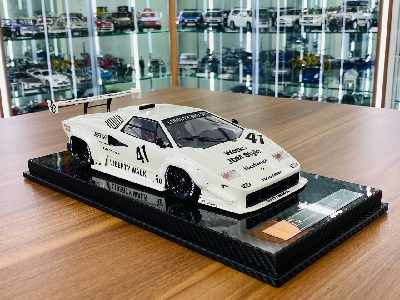 1/18 Resin Model - VIP Models Lamborghini Countach LB-Work #41 in White, Limited to 99 Pieces