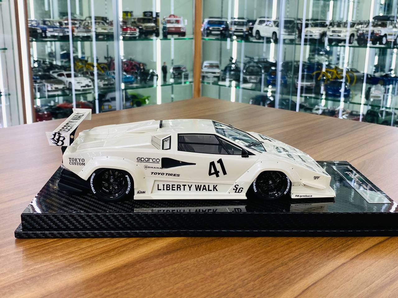 1/18 Resin Model - VIP Models Lamborghini Countach LB-Work #41 in White, Limited to 99 Pieces