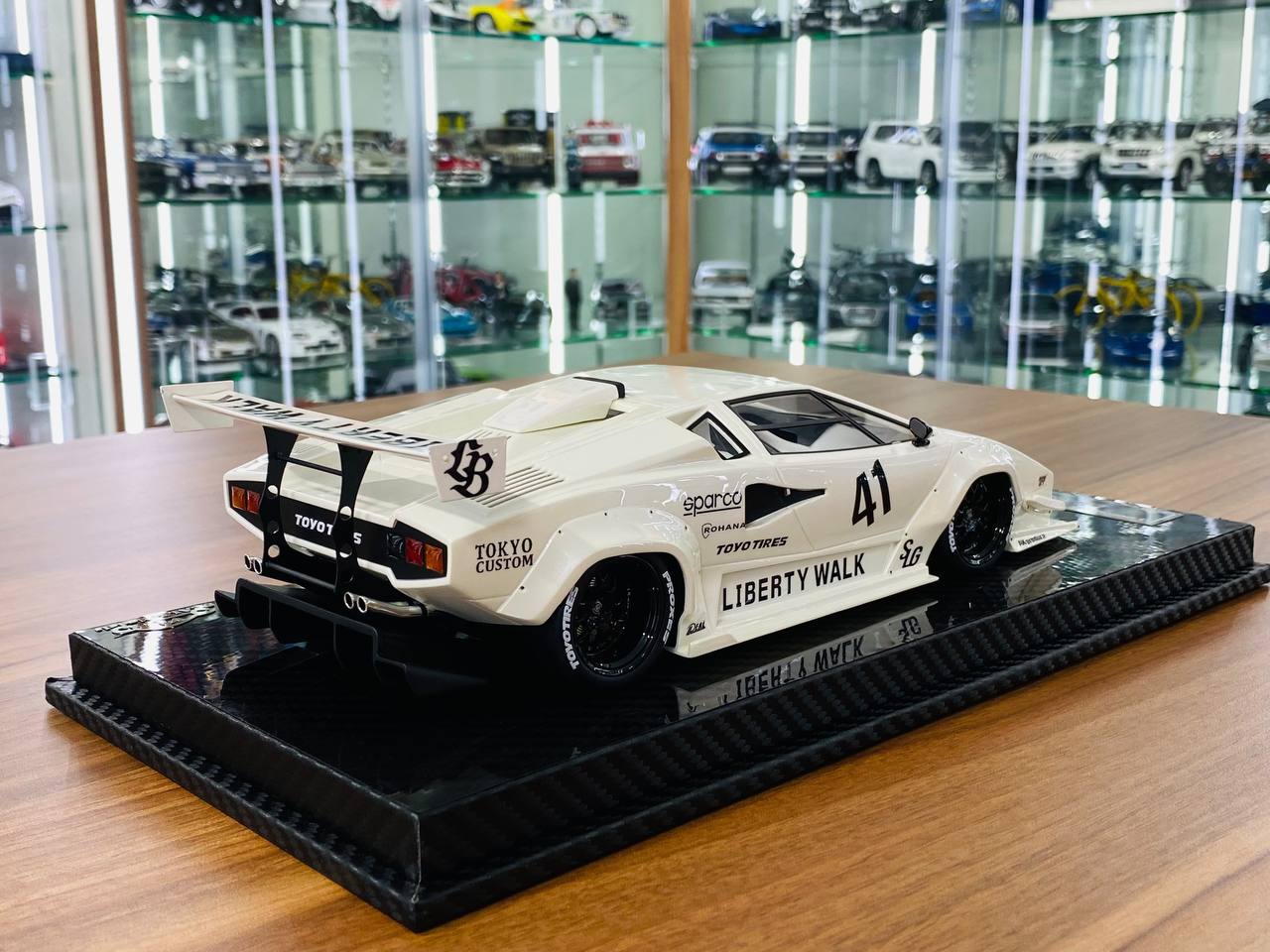 1/18 Resin Model - VIP Models Lamborghini Countach LB-Work #41 in White, Limited to 99 Pieces