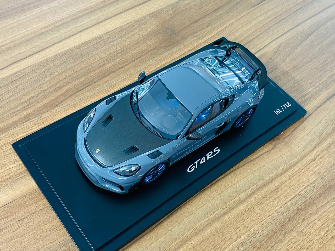Porsche 718 Cayman GT4 RS shalk (Norev) 1:18 Porsche 718 Cayman GT4 RS shalk (Norev) 1:18