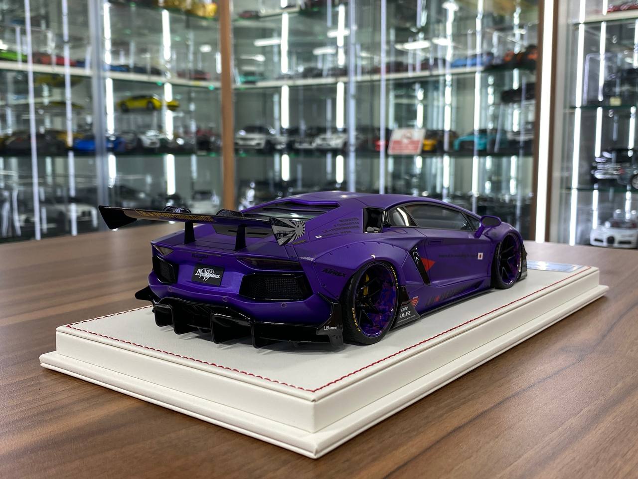 1/18 Resin Lamborghini AVENTADOR 2.0 LB Performance by Davis & Giovanni Matt Metallic Purple w / Zero Fighter decals