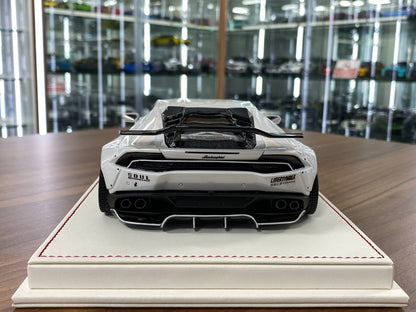 1/18 Resin Lamborghini Huracan Mansory LBWK by Davis & Giovanni in Pearl White