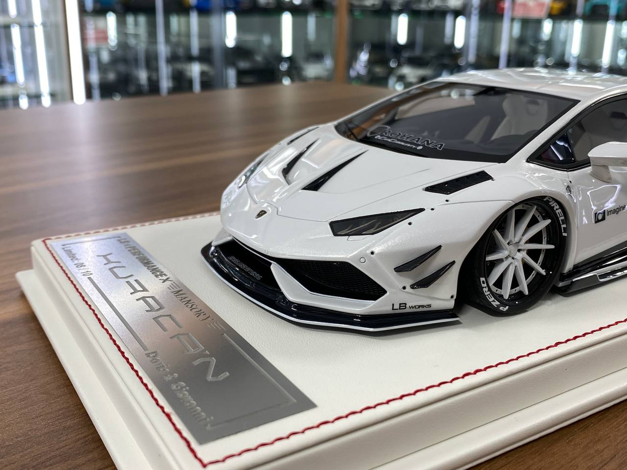 1/18 Resin Lamborghini Huracan Mansory LBWK by Davis & Giovanni in Pearl White