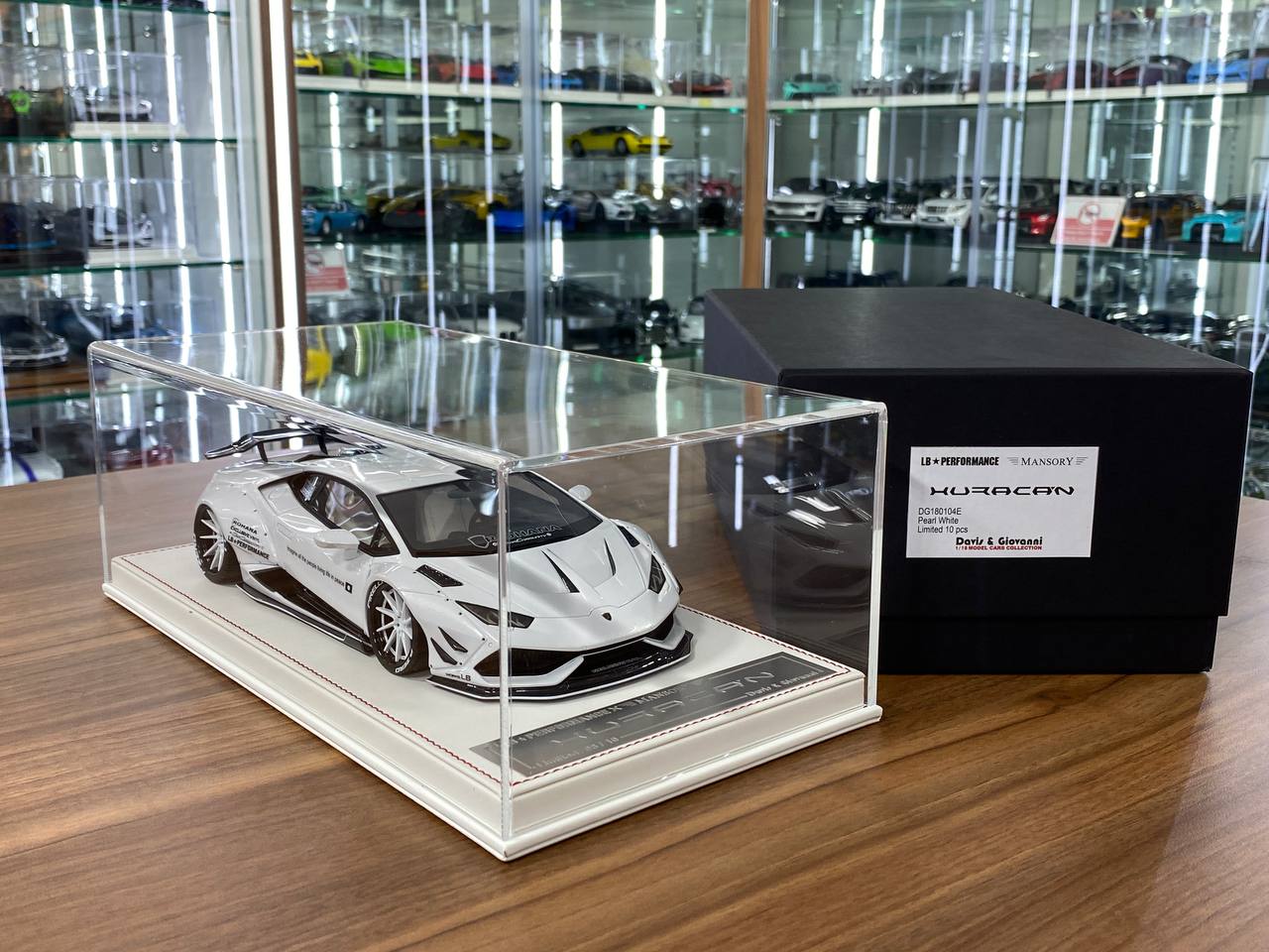 1/18 Resin Lamborghini Huracan Mansory LBWK by Davis & Giovanni in Pearl White