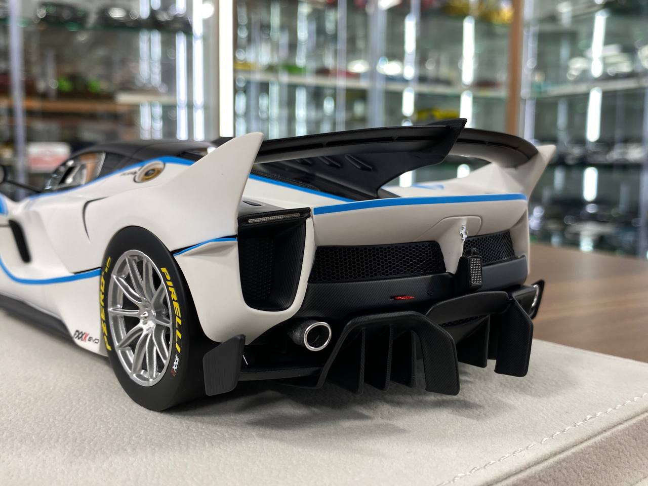 1/18 Resin Hermes Collection Ferrari FXX K EVO in Matt White/ blue stripe Limited- 15 pcs